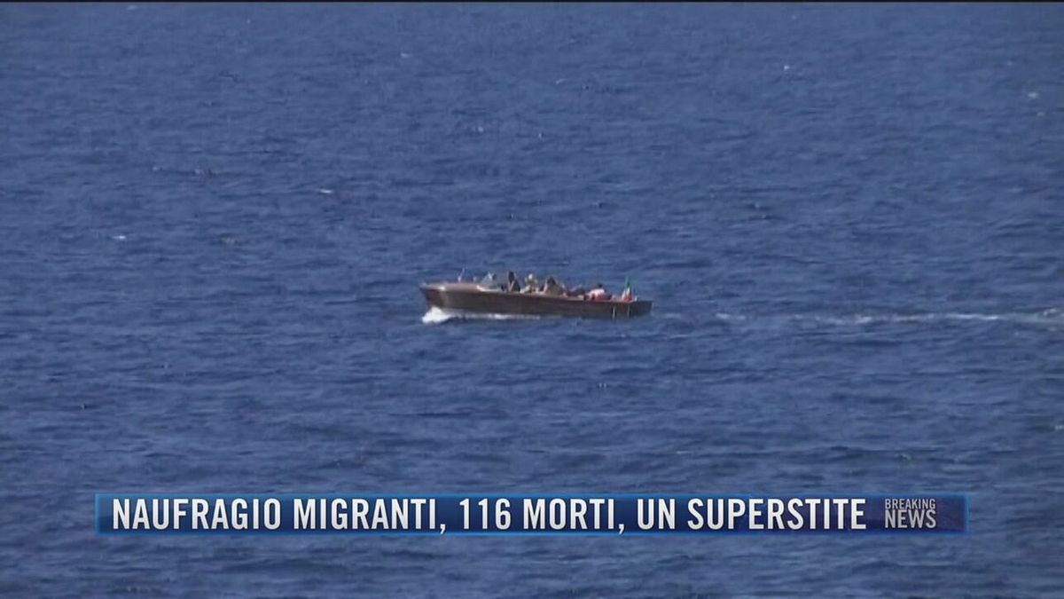 Breaking News delle 21.30 | Naufragio migranti, 116 morti, un superstite