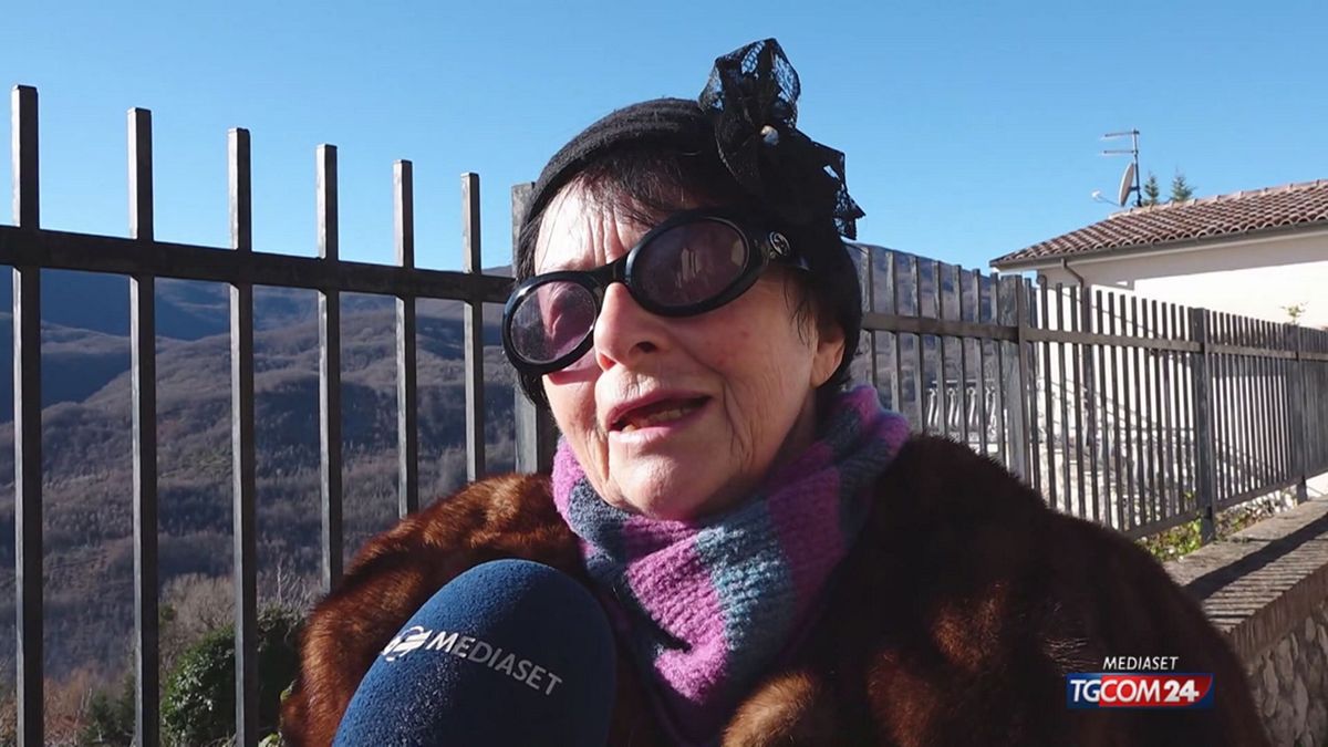 18.00 BIMBA NASCE NEL BORGO  SRV