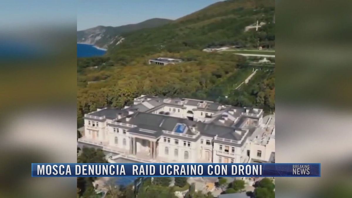 Breaking News delle 21.30 | Mosca denuncia raid ucraino con droni
