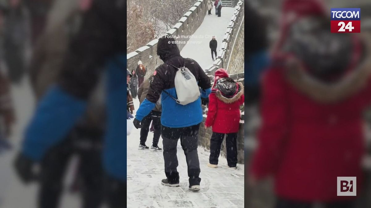Grande Muraglia d'inverno, il ghiaccio mette alla prova i visitatori