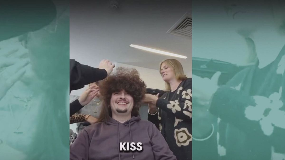 Il tifoso che non si taglia i capelli "chiede aiuto"