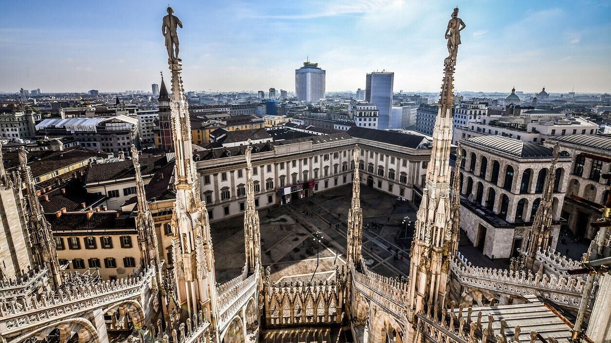   Vista dal Duomo, Milano