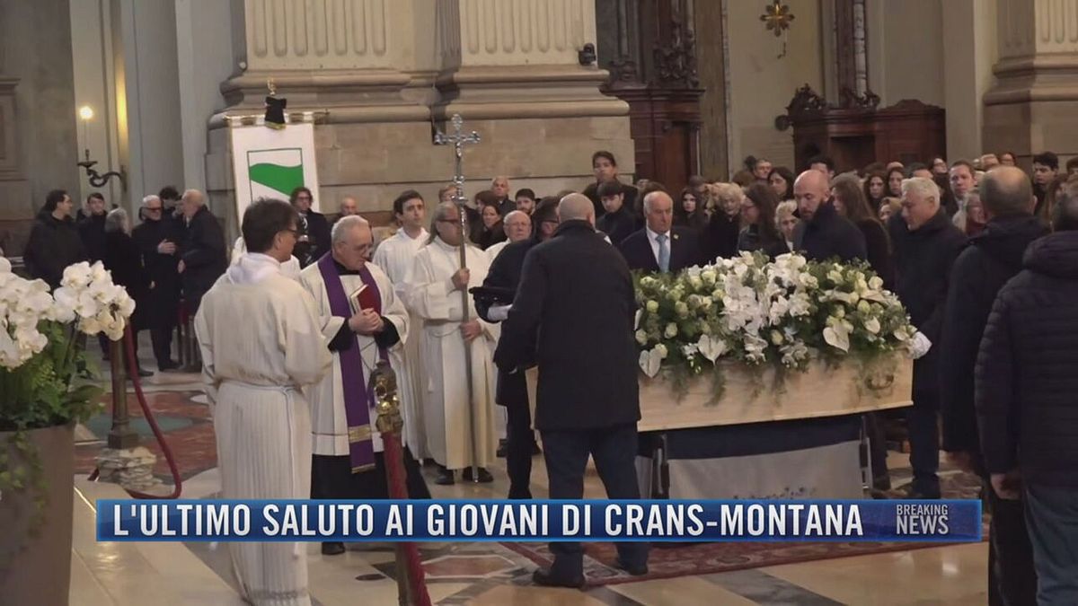 Breaking News delle 21.30 | L'ultimo saluto ai giovani di Crans-Montana