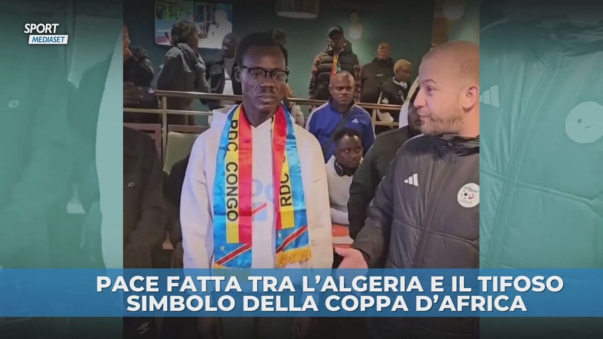 Tifoso "statua" sbeffeggiato: l'Algeria si scusa con una maglia speciale