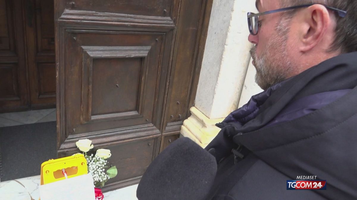 18.00 CARRARA, IL DUOMO CHIUDE PER FURTI SRV