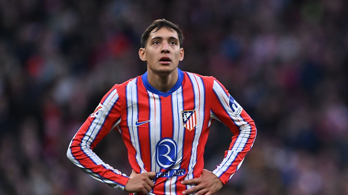 In scadenza nel 2027, l'esterno argentino dell'Atletico Madrid conosce bene la Serie A per averla giocata con l'Udinese ma sembra difficile che i Colchoneros se ne privino ad annata in corso