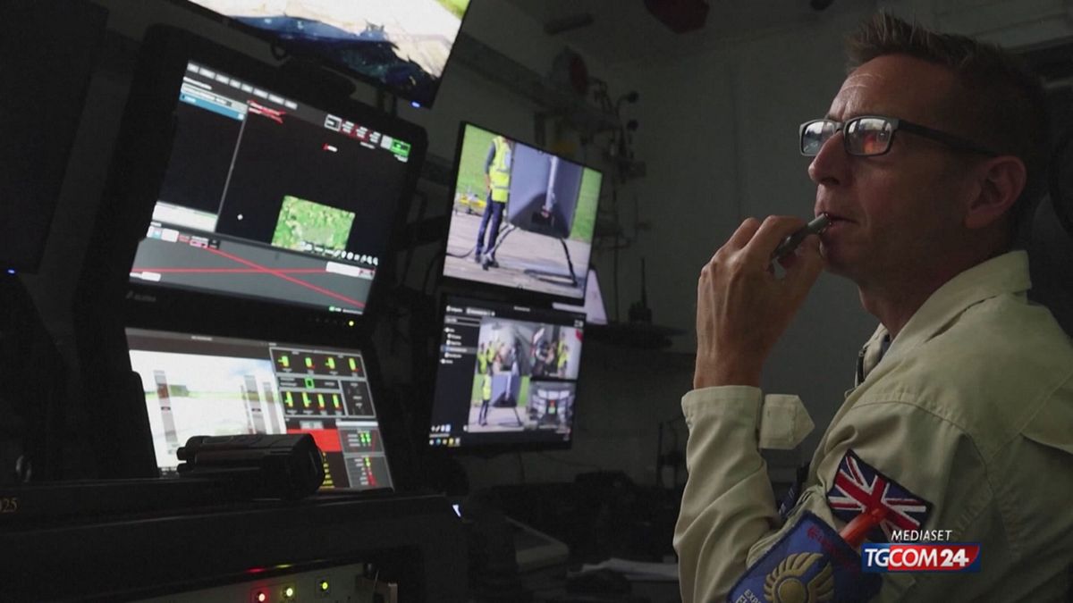 12.00 MCH ESERCITO UK, ELICOTTERO AUTONOMO MCH