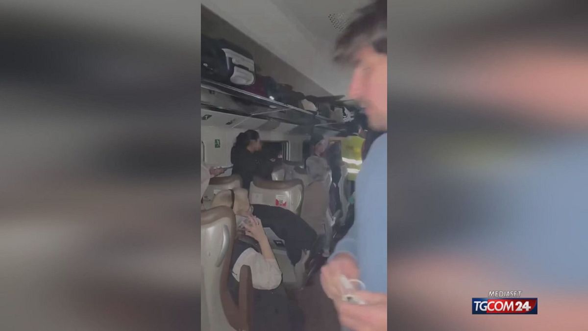 SPAGNA TRENI DERAGLIATI SOCCORSI DENTRO CARROZZE X SITO SRV