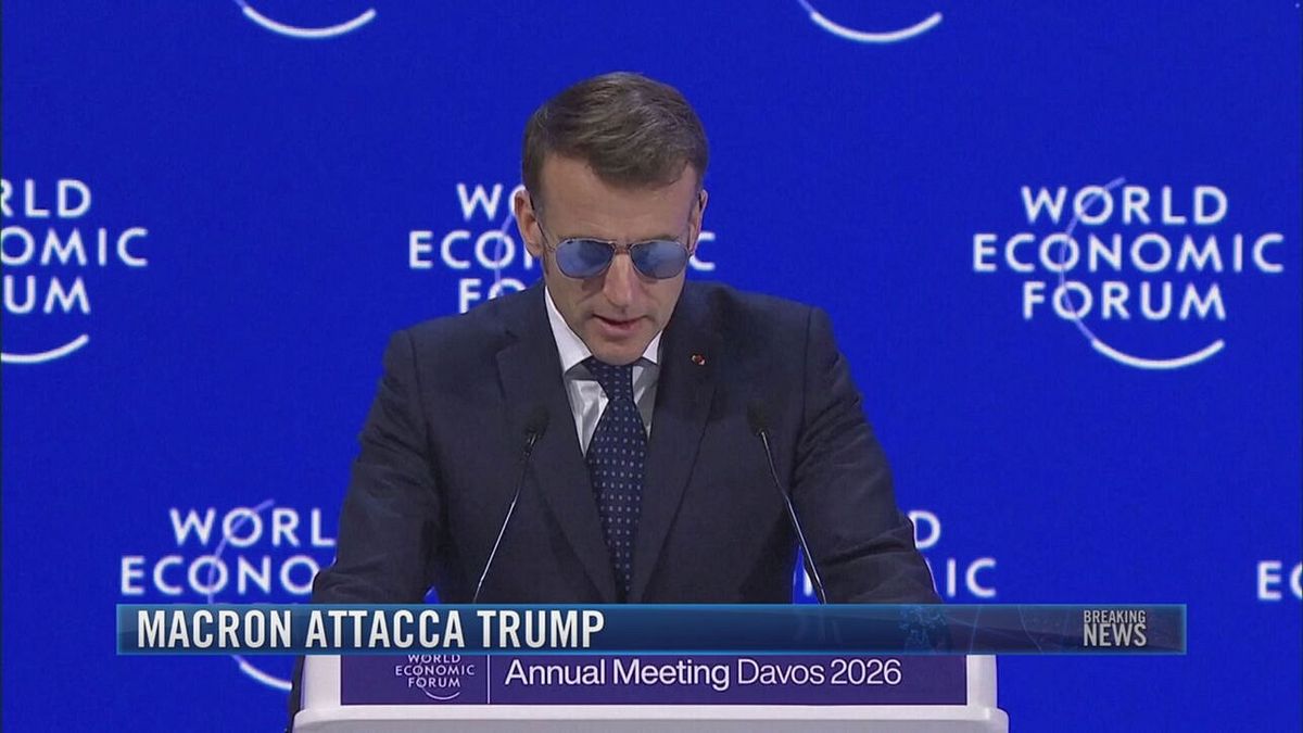 Breaking News delle 21.30 | Macron attacca Trump