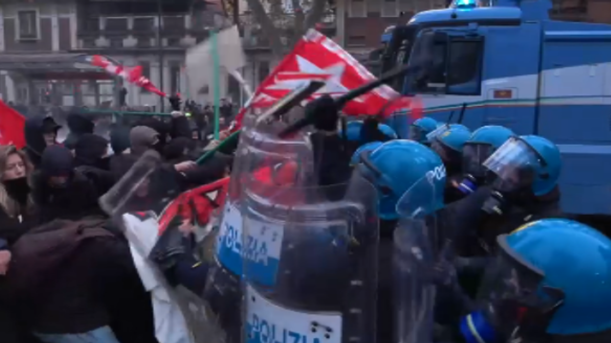 Askatasuna si prepara agli scontri: il kit diffuso sui social