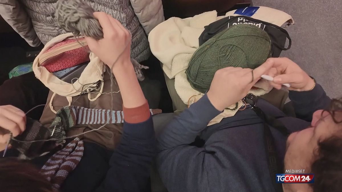 18.00 CINEMA E UNCINETTO SRV