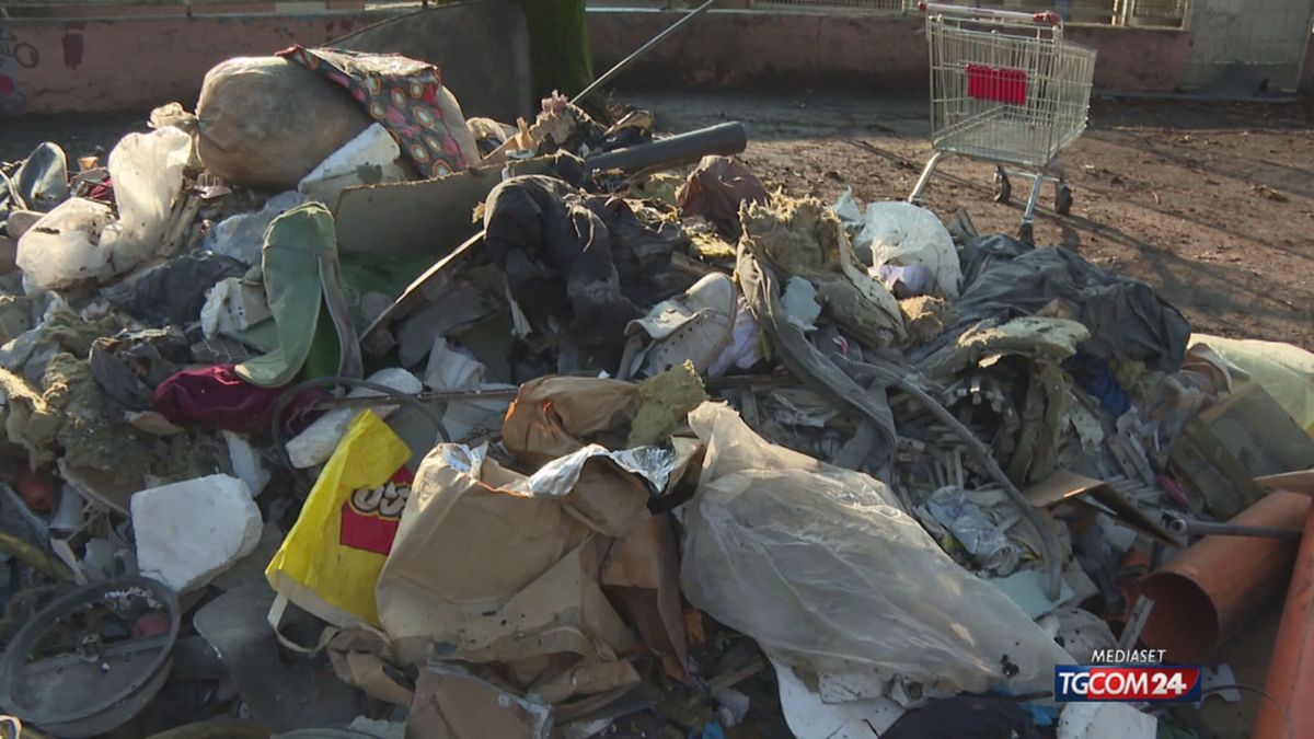 Torino, rioccupata la Piscina Sempione