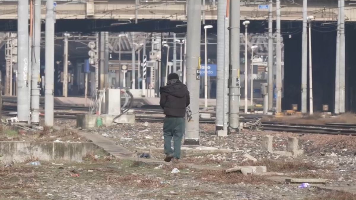 Viaggio a Rogoredo, zona di spaccio e paura