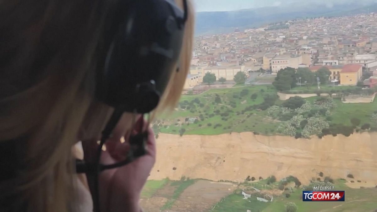 NISCEMI MELONI IN ELICOTTERO X SITO SRV