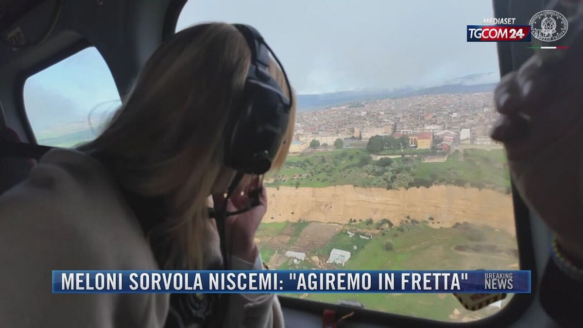 Breaking News delle 21.30 | Meloni sorvola Niscemi: "Agiremo in fretta"