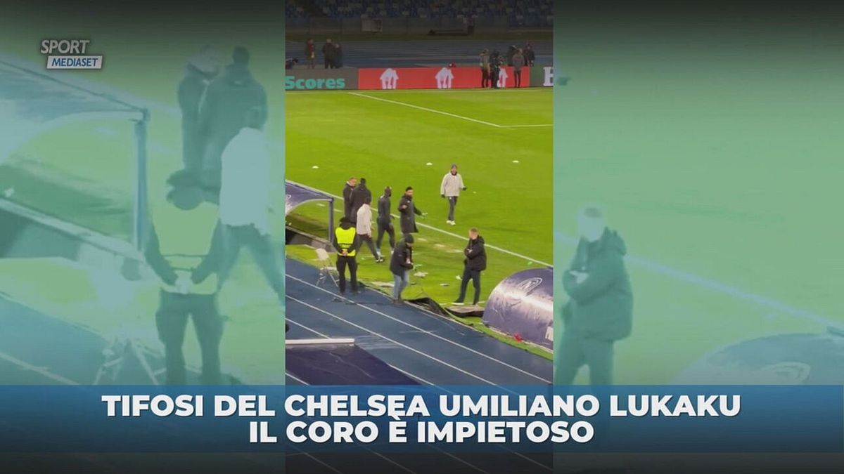 I tifosi del Chelsea umiliano Lukaku