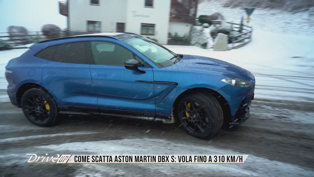 Aston Martin DBX S, pura potenza