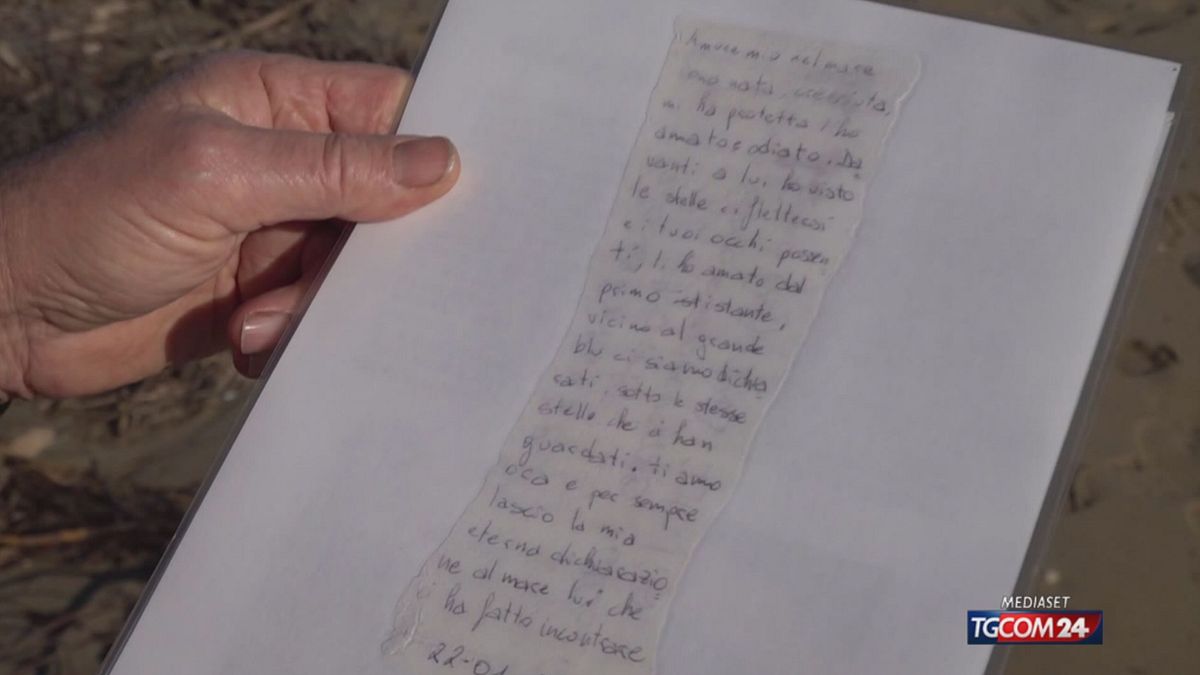 Il postino del mare: da medico a cercatore di messaggi in bottiglia