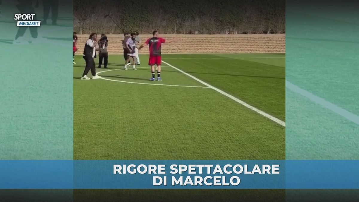 Magico Marcelo: batte il rigore di tacco e fa gol