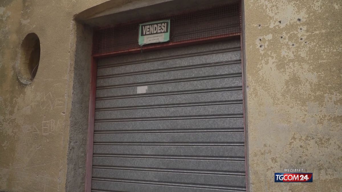 18.00 SALVITELLE, PAESE SENZA NEGOZI SRV