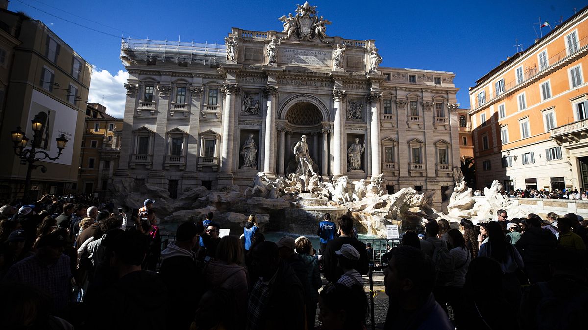 La Fontana di Trevi diventa a pagamento