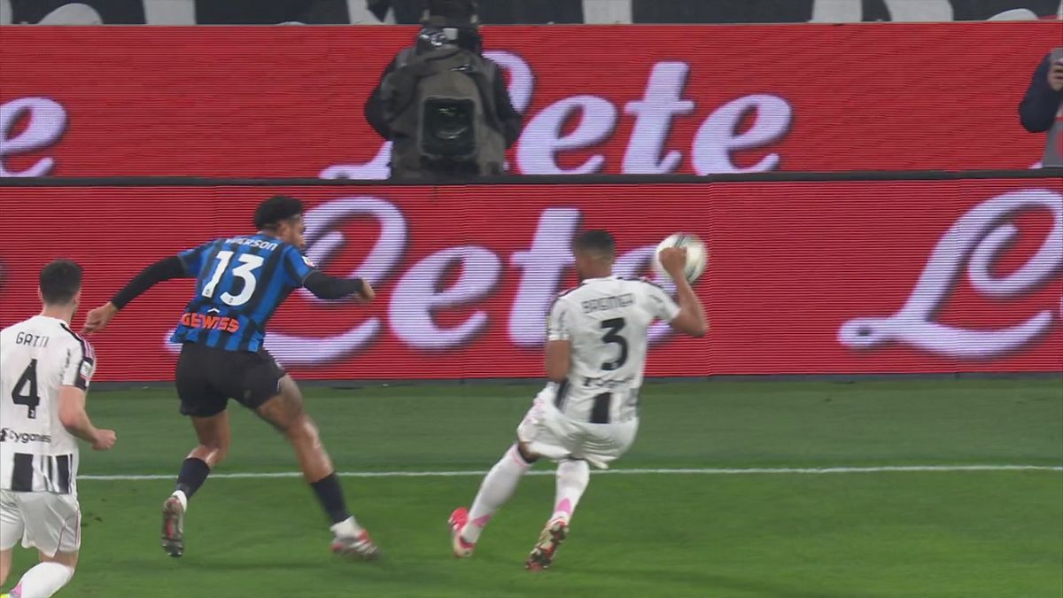 Tocco di mano di Bremer, Fabbri richiamato al VAR