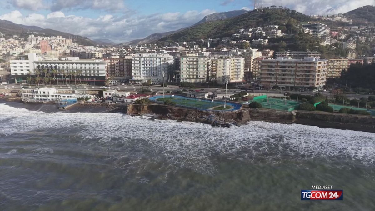 12.00 METEO, ITALIA DIVISA IN DUE SRV