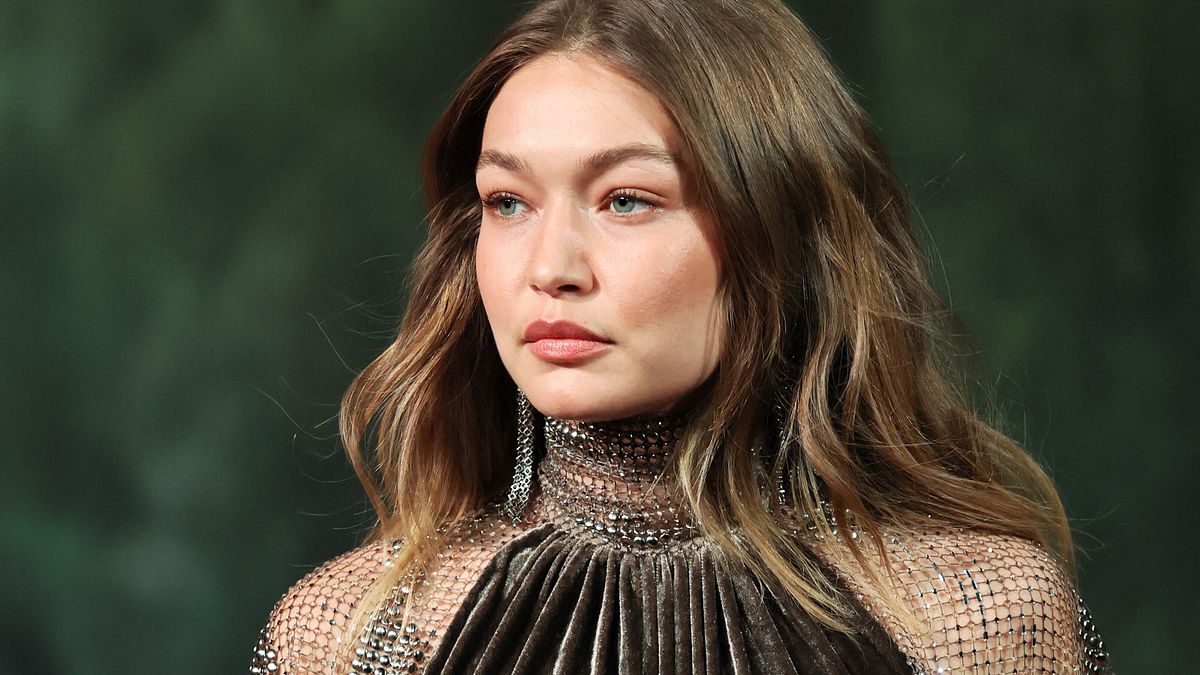 Ralph Lauren, collezione donna autunno 2026. Nella foto, Gigi Hadid