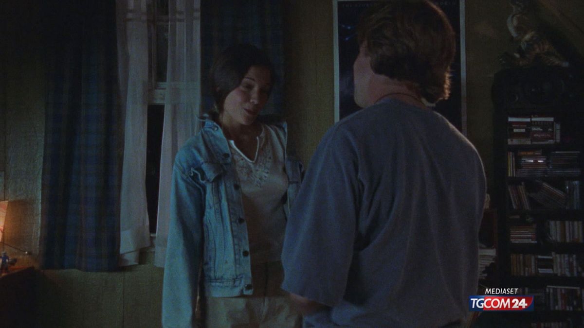 12.00 LA SERIE SIMBOLO DEGLI ANNI 90 E ITALIA UNO SRV