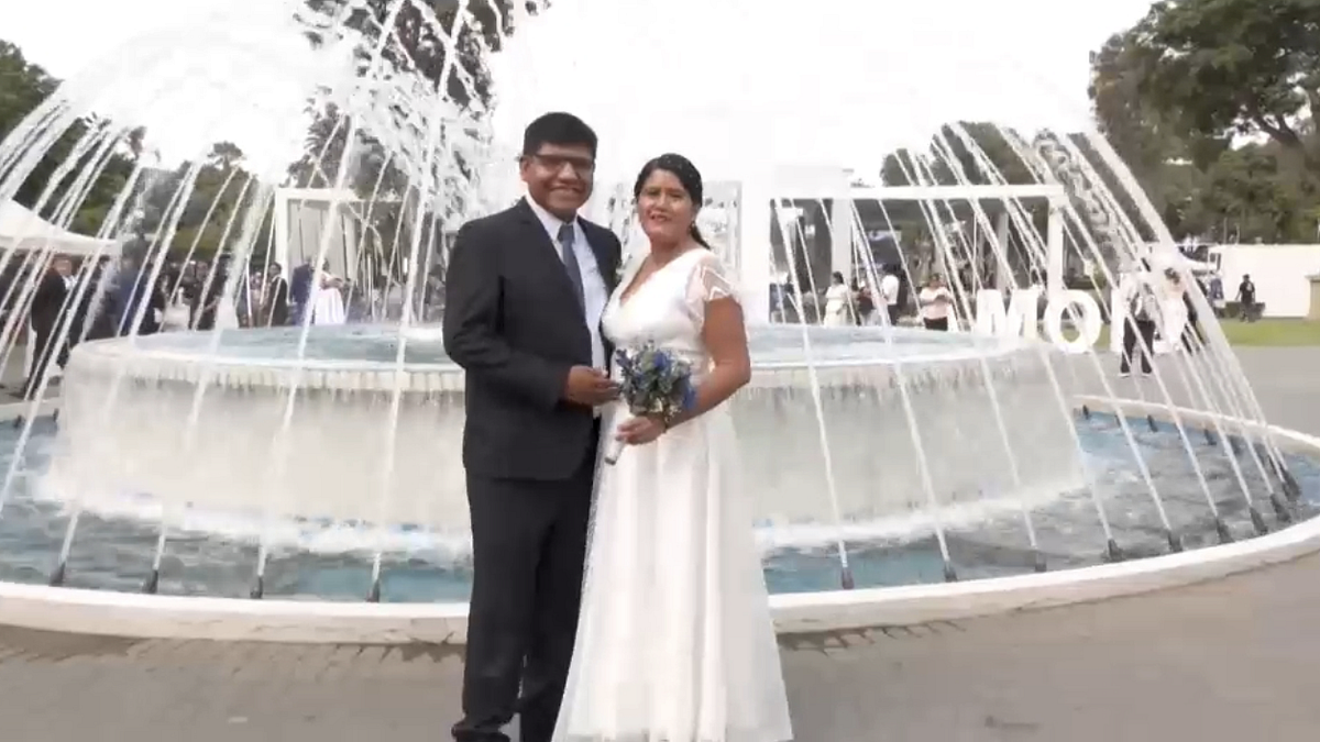 Perù, a Lima oltre cento coppie si sposano insieme