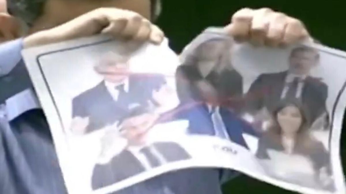 Il deputato Mojtaba Zarei strappa la foto dei leader europei