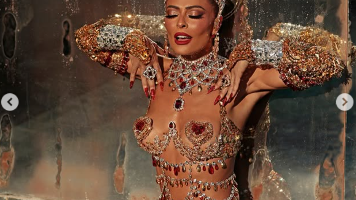 Per le sfilate ufficiali del Carnevale di Rio de Janeiro, Dolce&Gabbana ha creato un costume speciale per Juliana Paes, regina della sezione tamburi della scuola di samba Unidos do Viradouro (Instagram Dolce&Gabbana)
