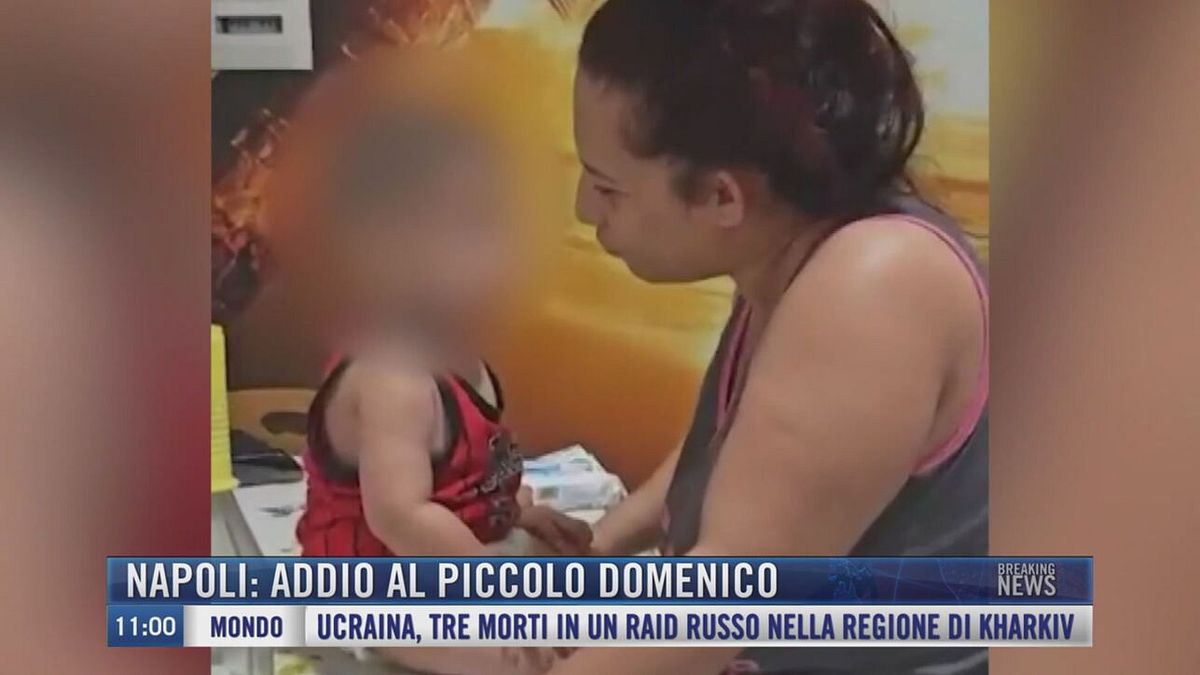 Breaking News delle 11.00 | Napoli: addio al piccolo Domenico.