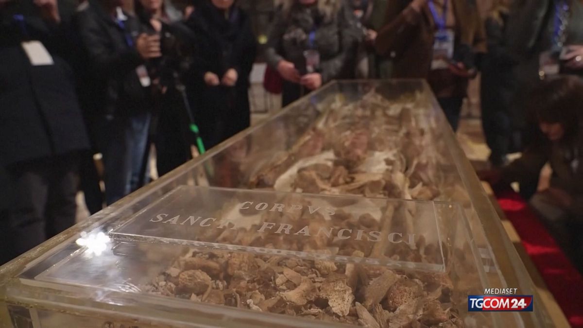 12.00 ASSISI SPOGLIE SAN FRANCESCO SRV