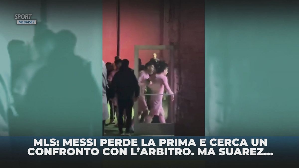 Messi contro l'arbitro