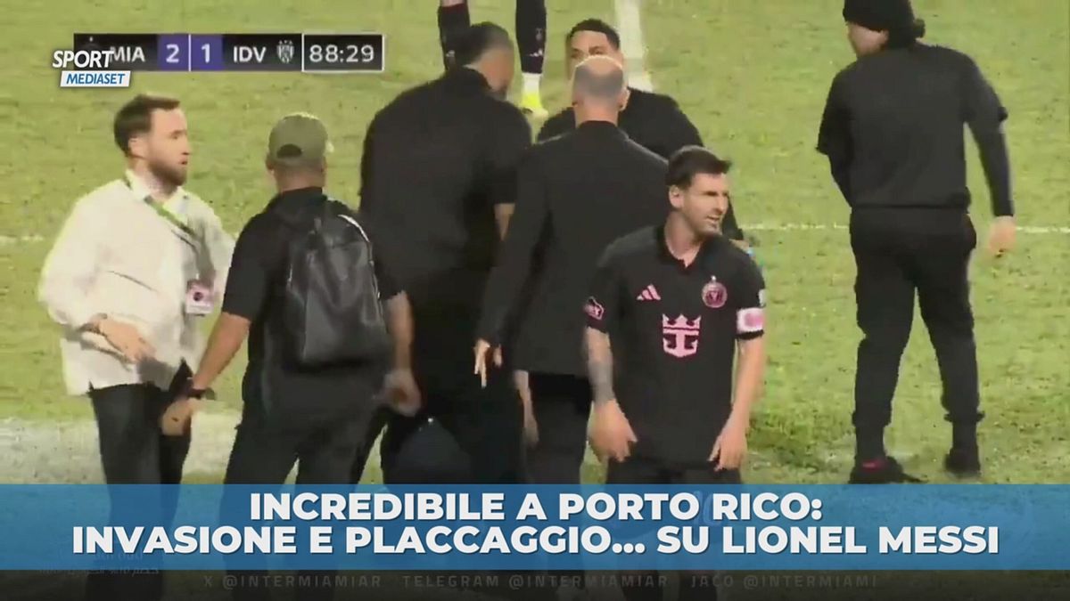 Messi a terra, ma non per colpa di un contrasto...