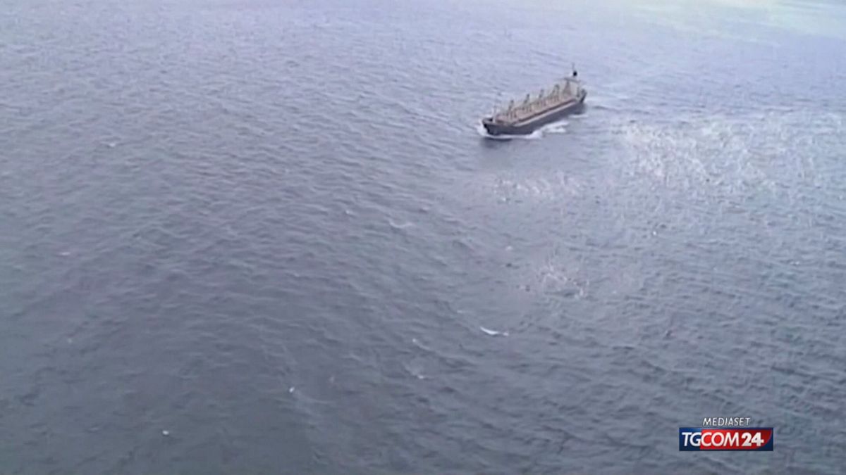 12.00 CHIUSO LO STRETTO DI HORMUZ SRV