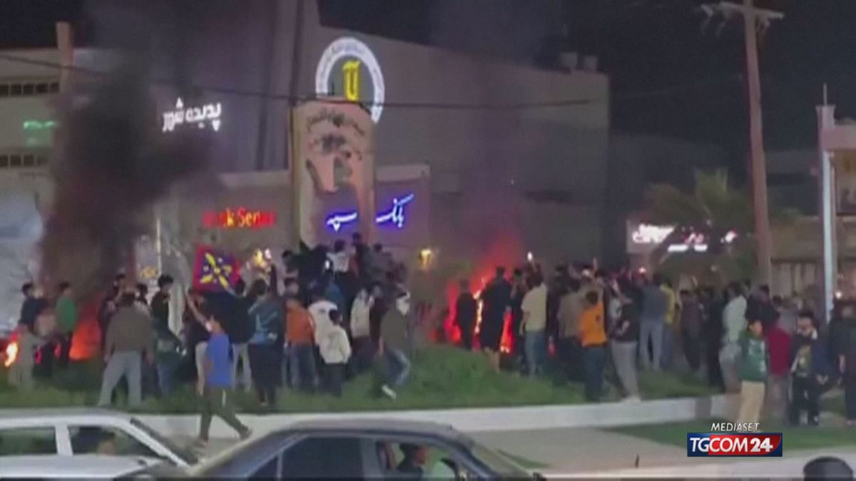 IRAN FESTEGGIAMENTI MORTE KAMENHEI X SITO SRV