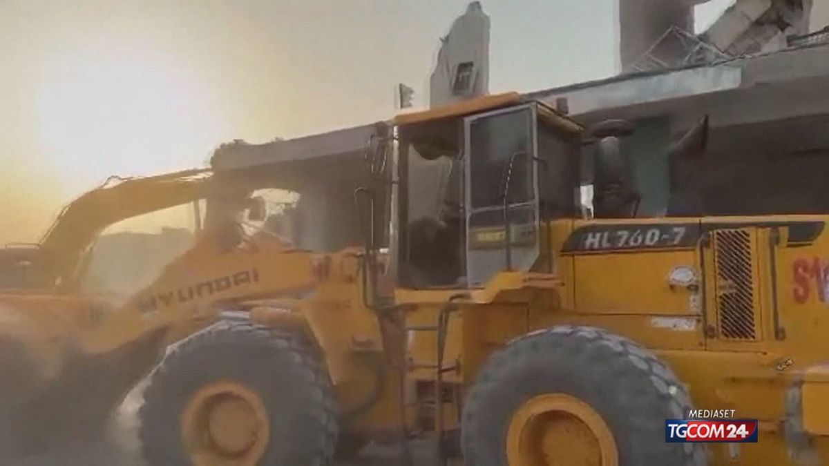 12.00 LA STRAGE DELLE BAMBINE SRV