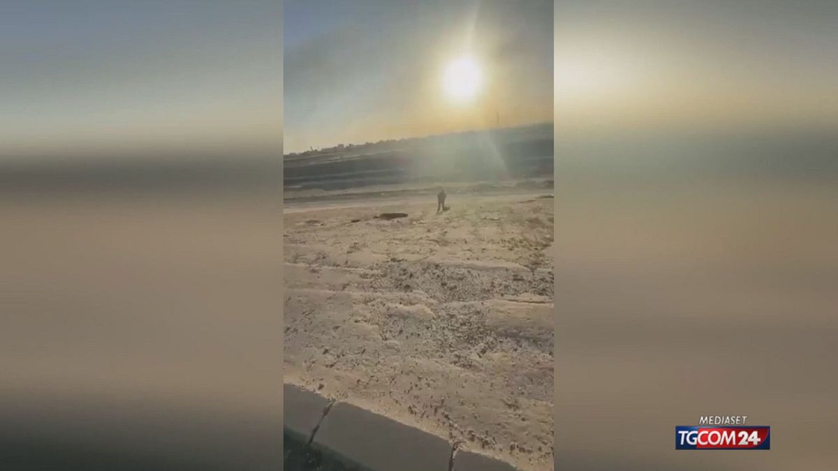 Kuwait, una pilota Usa atterra con il paracadute dopo che il suo aereo è stato abbattuto