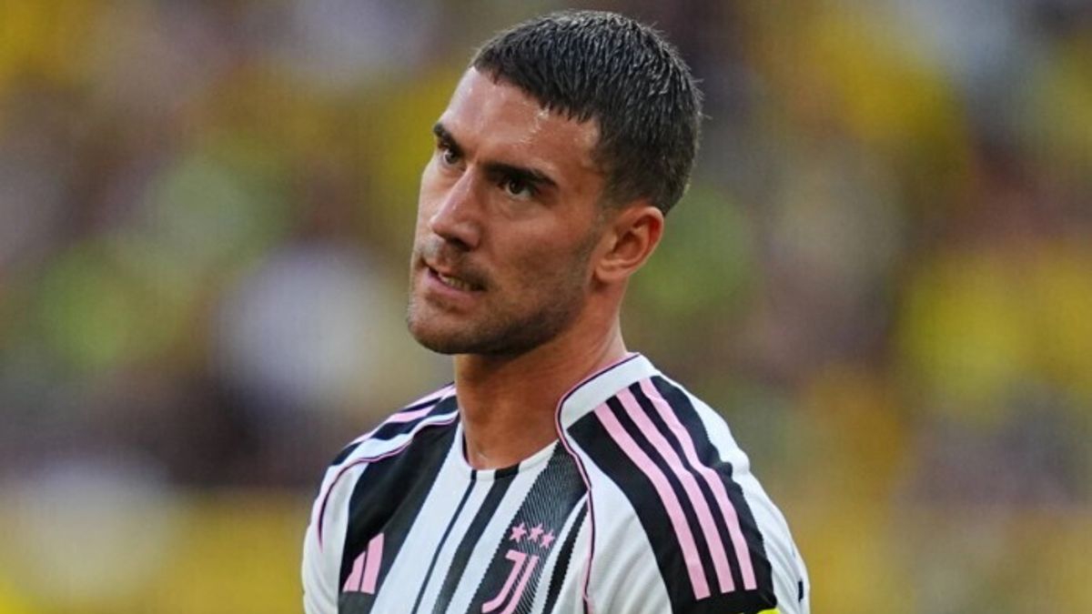 Dusan Vlahovic (Juve-Serbia): sovraccarico all'adduttore