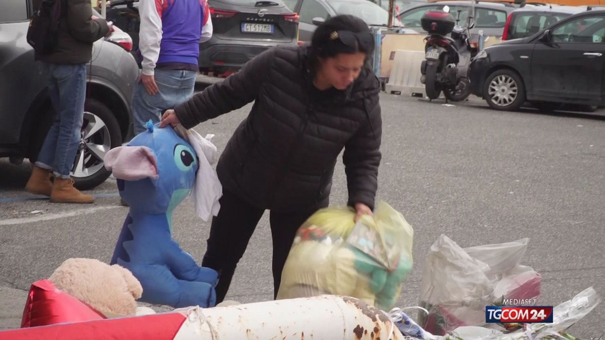 18.00 DOMENICO, LA MAMMA PRENDE PELUCHE SRV