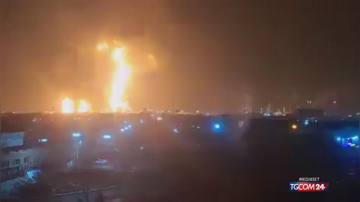 IRAN RAFFINERIA COLPITA BIS X SITO SRV