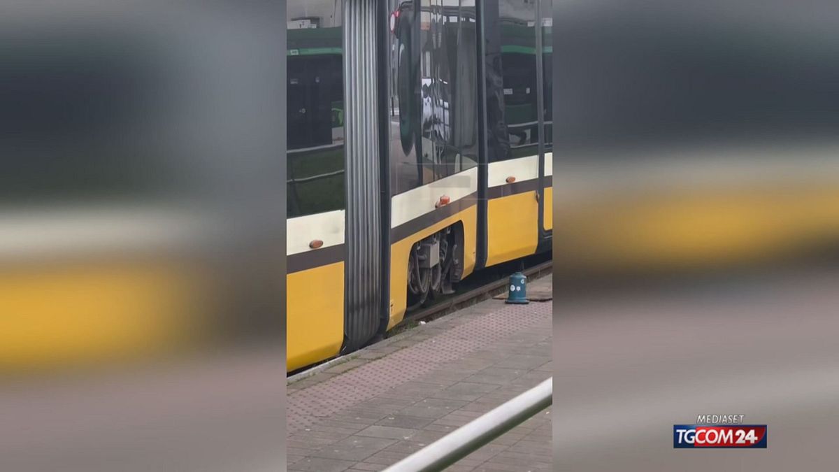 NUOVO TRAM DERAGLIATO ROZZANO X SITO SRV