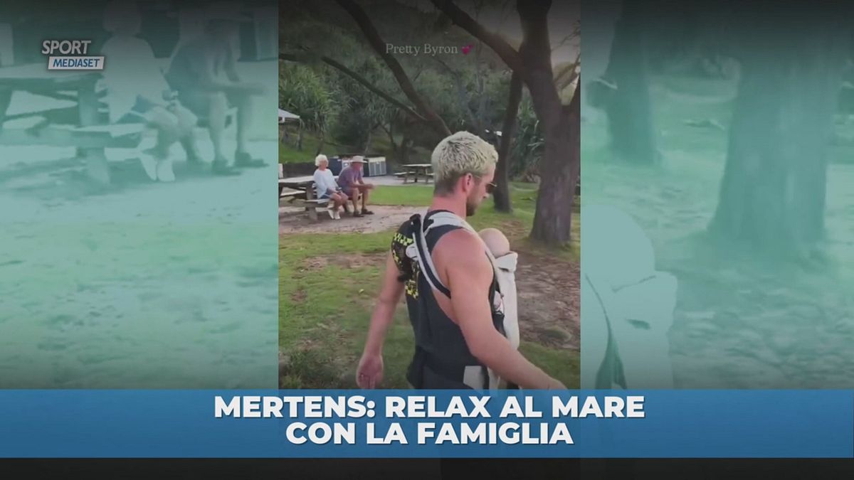 Mertens: relax al mare con la famiglia