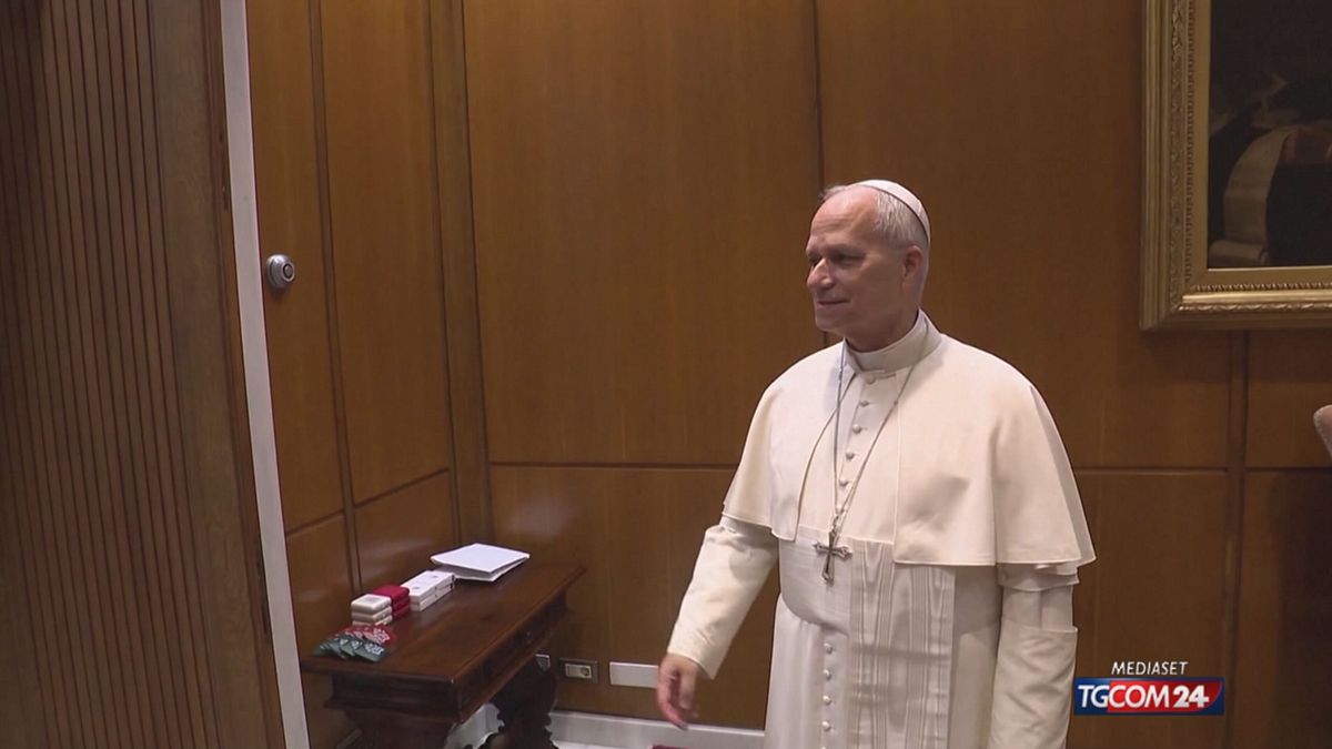 L'arcivescovo di Teheran incontra Papa Leone: "Lasciato l'Iran non senza rammarico"