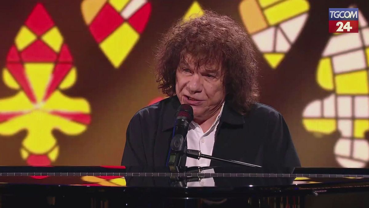 "La ruota della fortuna", Riccardo Cocciante fa cantare il pubblico di Canale 5