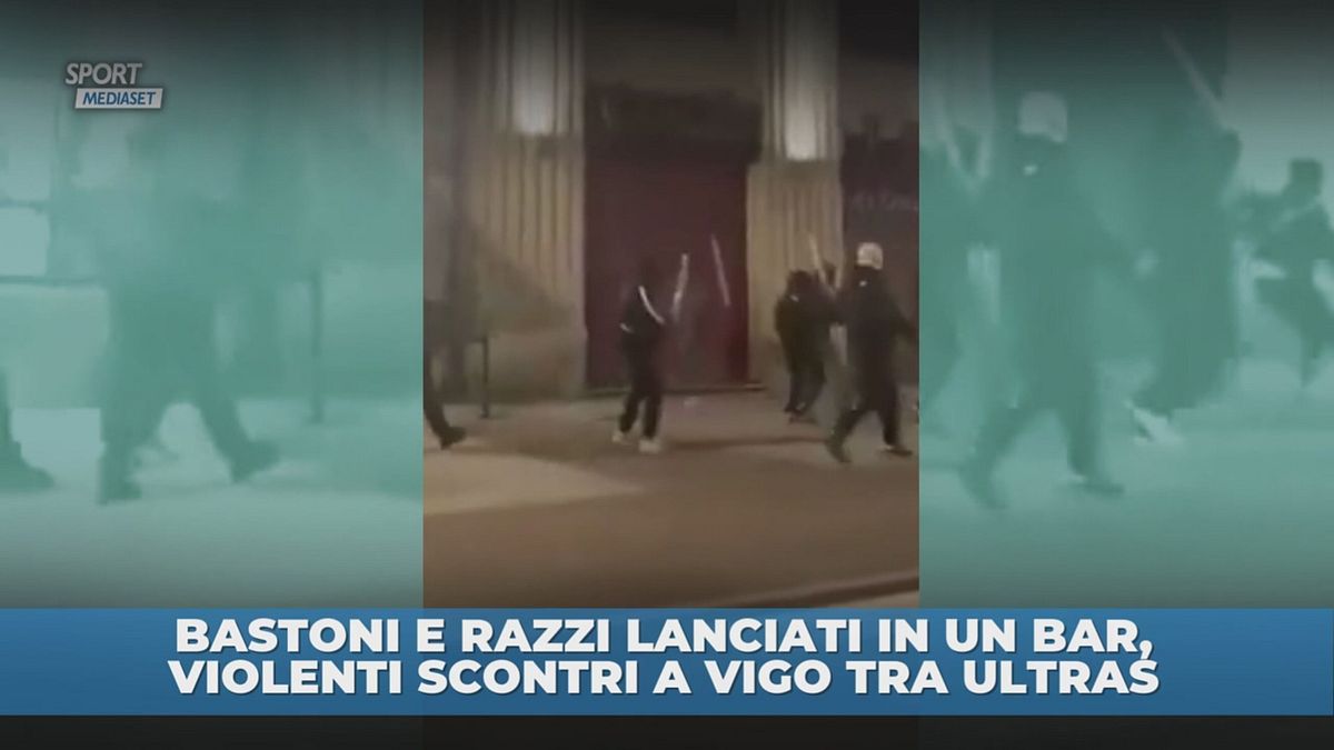 Follia ultras: razzi dentro ad un bar