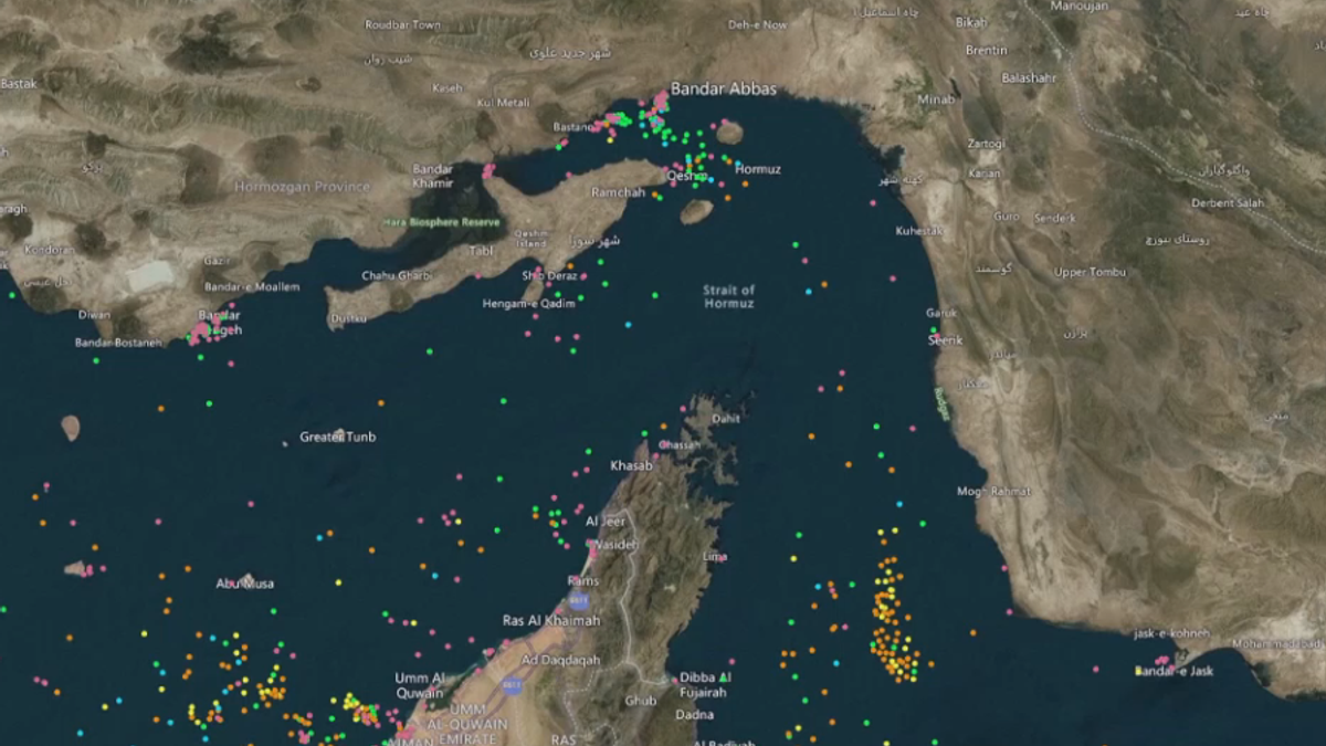 Sono praticamente zero le navi che attraversano lo Stretto di Hormuz dopo che Teheran ne ha ufficialmente annunciato la chiusura