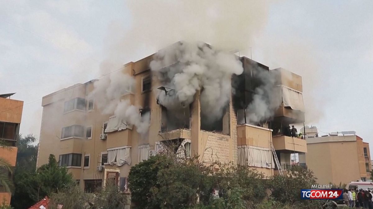 Libano, raid israeliano colpisce un condominio: quattro morti